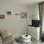 F2 Proche Centre Thermal Apartamento