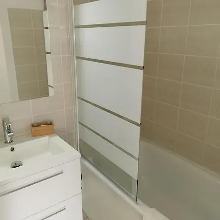 דירה F2 Proche Centre Thermal דינייה-לה-בן