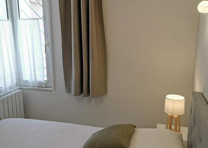 F2 Proche Centre Thermal * דינייה-לה-בן